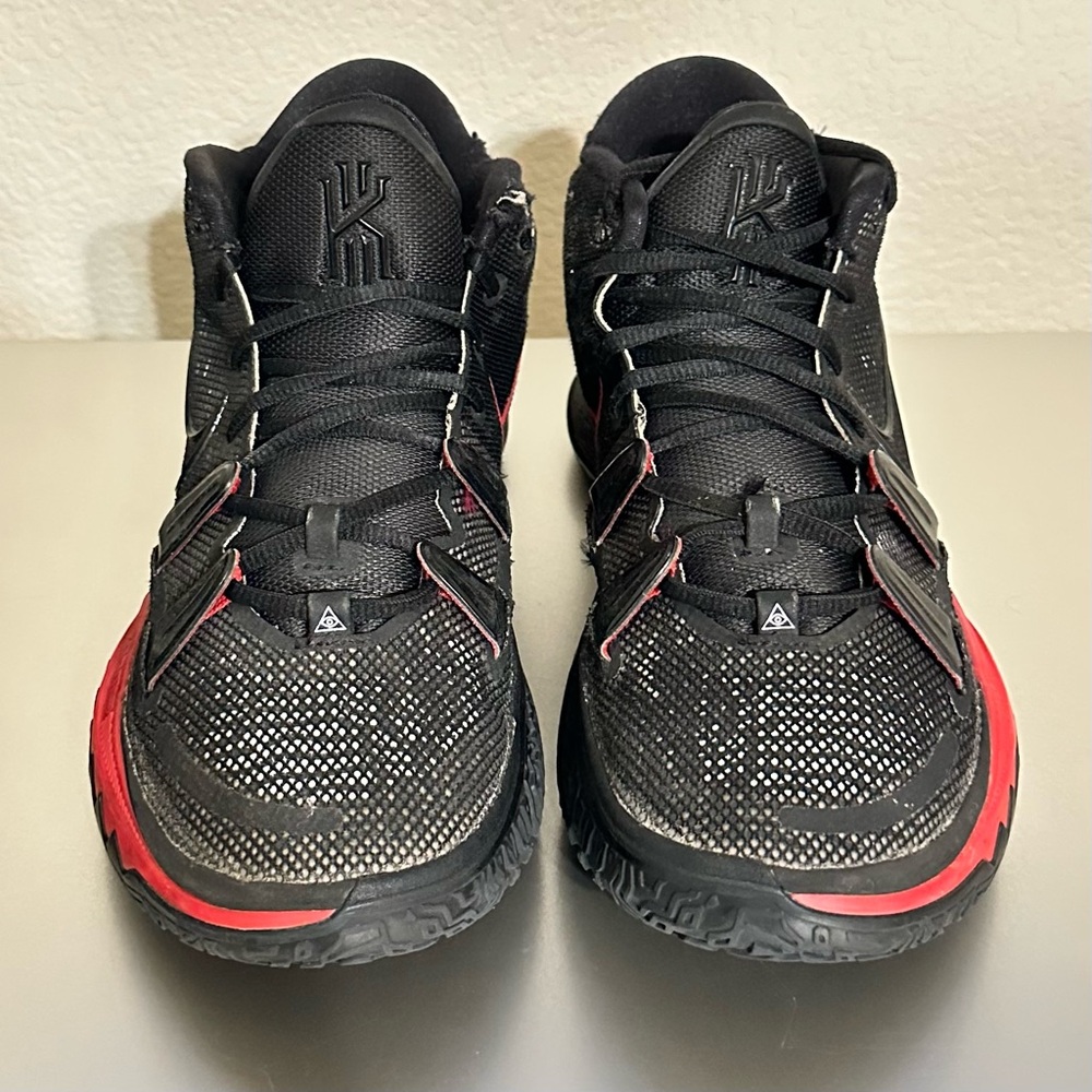 Nike Kyrie 7 Black Red Air Zoom Turbo Basketball Shoes Men’s Size 10 CQ9326-001 - Picture 3 of 11